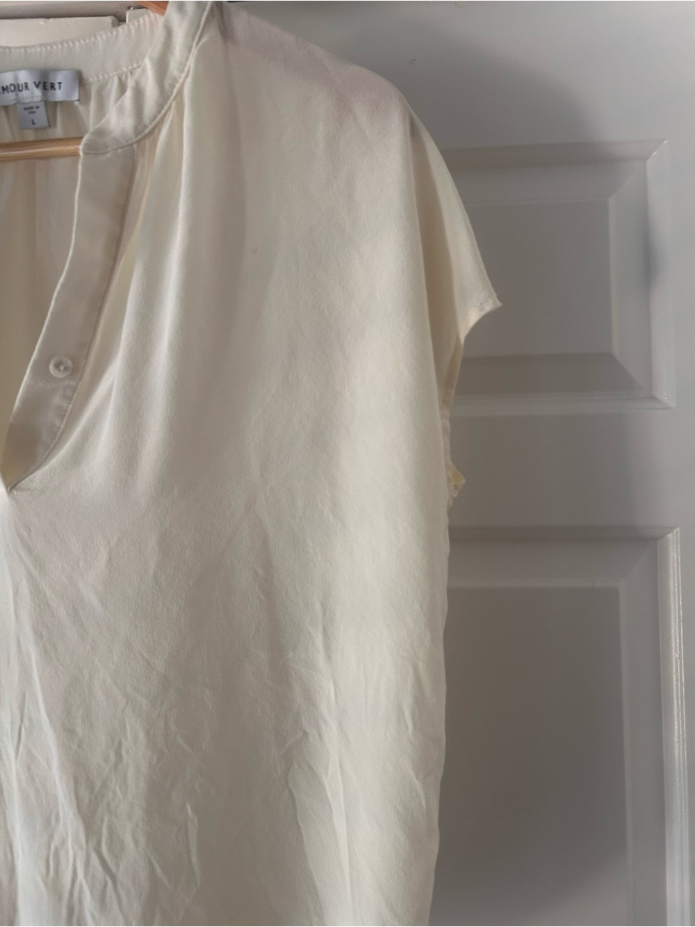 Amour Vert Ivory Silk Split-Neck Cap Sleeve Blouse L Made in USA - Picture 5 of 9